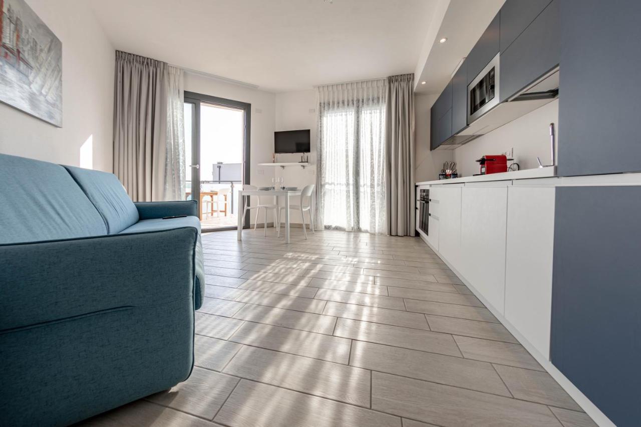 H11 Luxury 12B Porto - Piscina - Jacuzzi Apartamento Santo Stefano al Mare Exterior foto